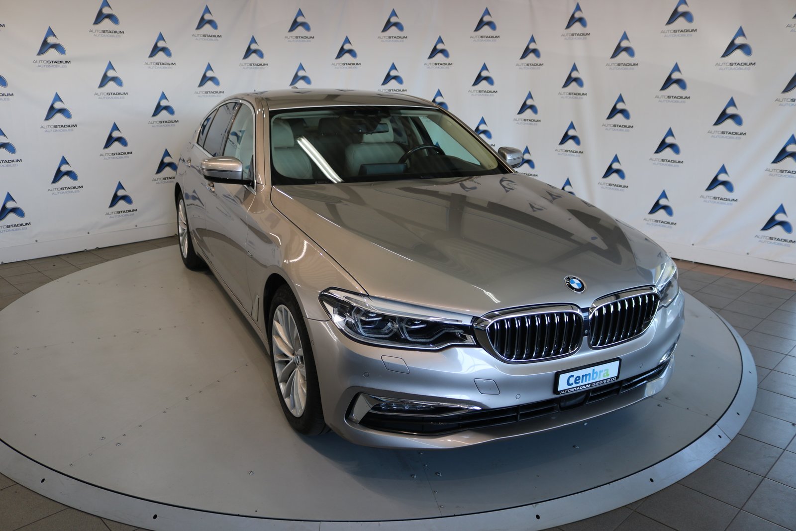 BMW 530i Luxury Line Steptronic, Benzin, Occasion / Gebraucht, Automatik - 6