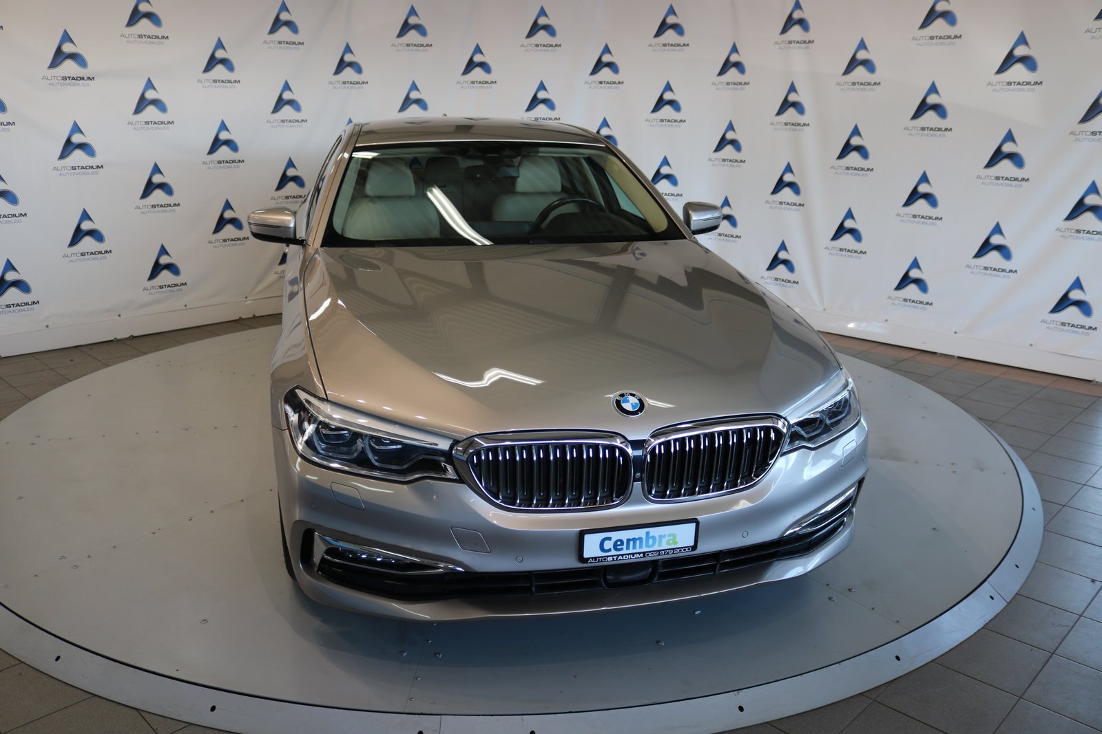 BMW 530i Luxury Line Steptronic, Benzin, Occasion / Gebraucht, Automatik - 7
