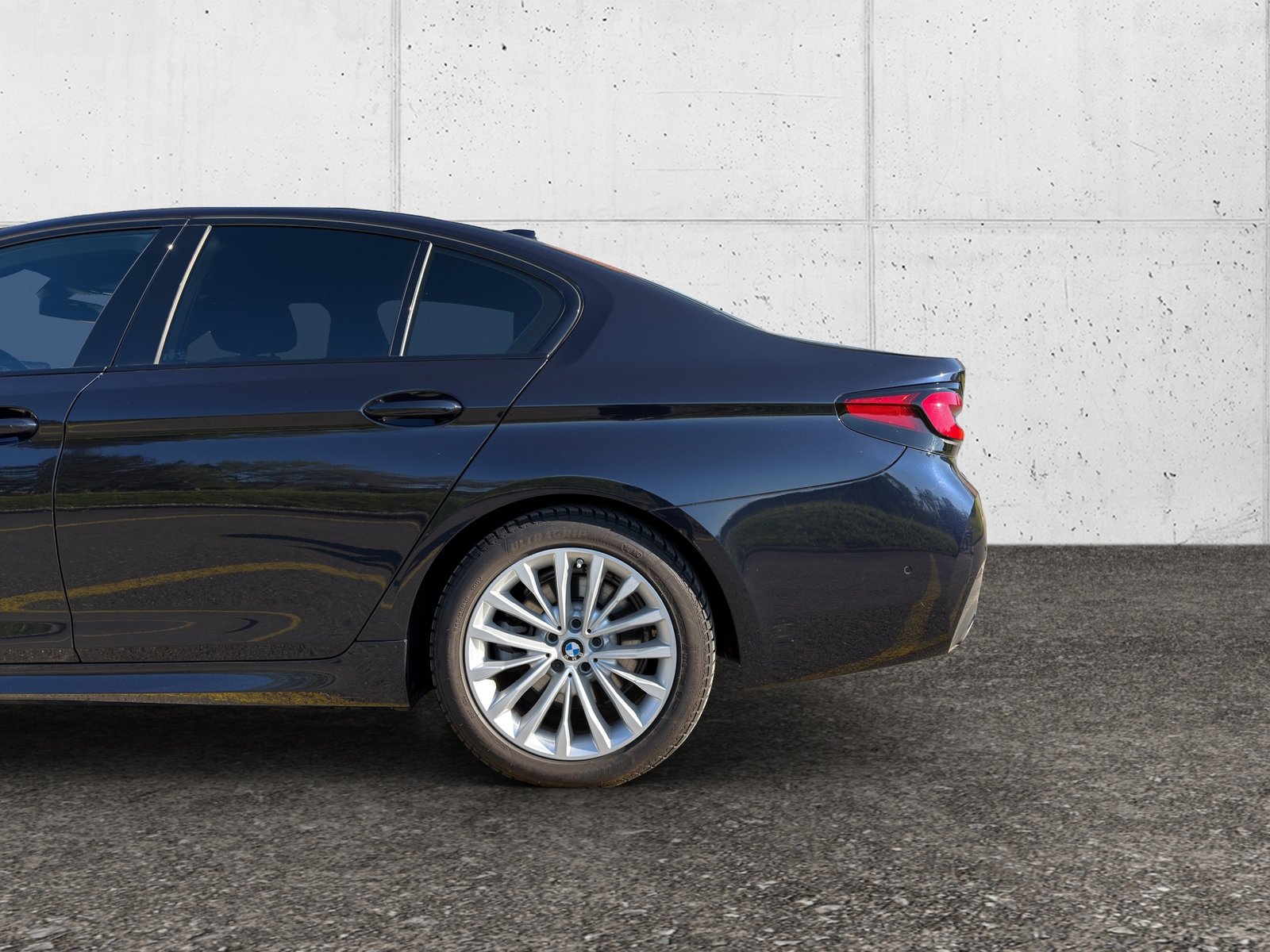 BMW 530e M Sport Steptronic, Plug-in-Hybrid Petrol/Electric, Second hand / Used, Automatic - 5