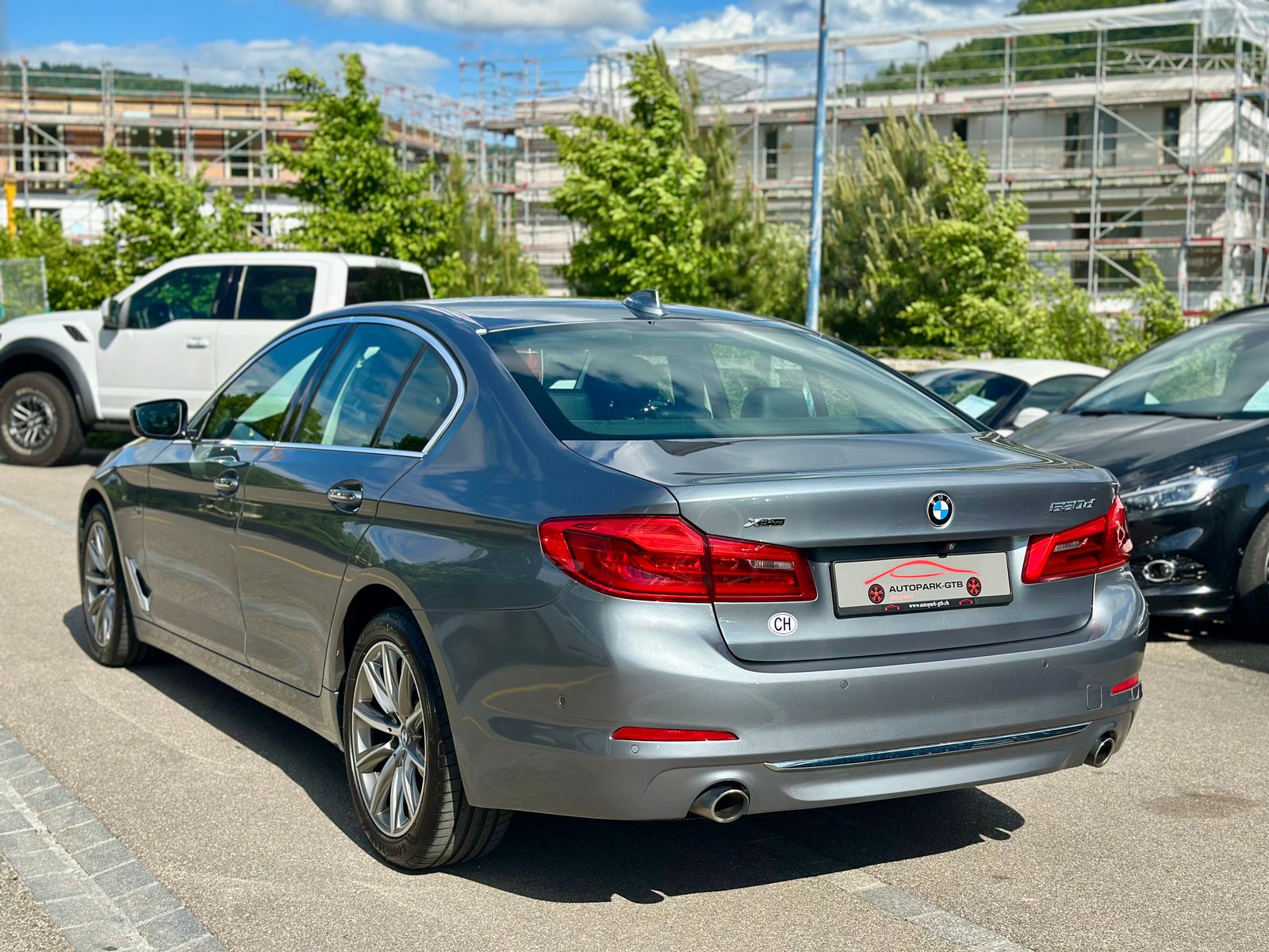 BMW 530d Luxury Line Steptronic, Diesel, Occasion / Gebraucht, Automatik - 3