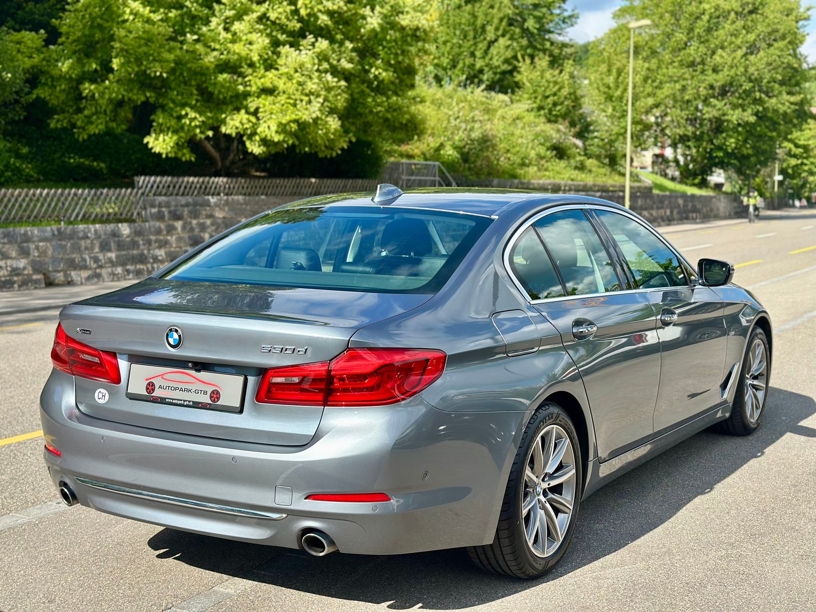 BMW 530d Luxury Line Steptronic, Diesel, Occasion / Gebraucht, Automatik - 5