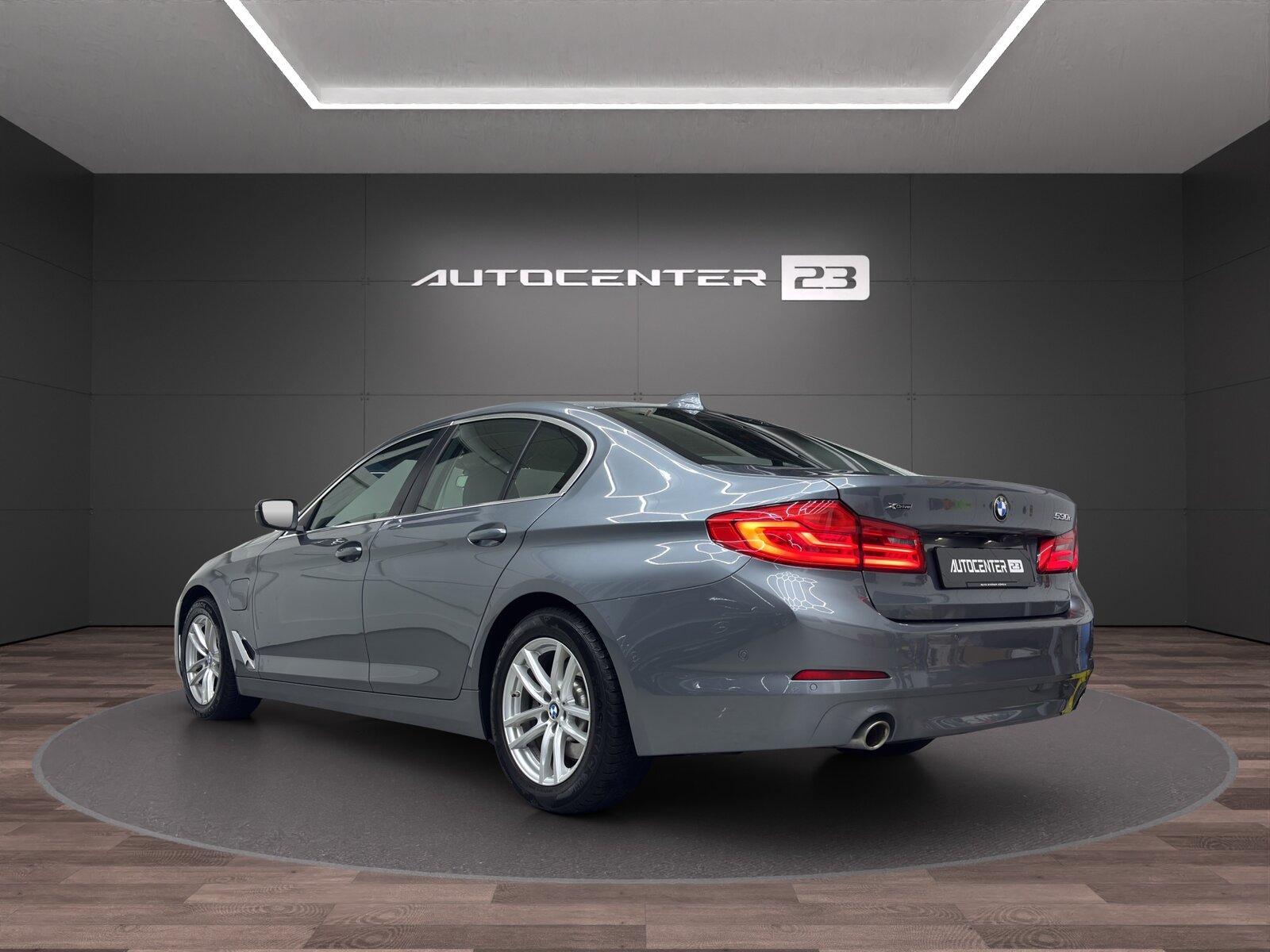 BMW 530e Steptronic, Plug-in-Hybrid Benzin/Elektro, Occasion / Gebraucht, Automatik - 3