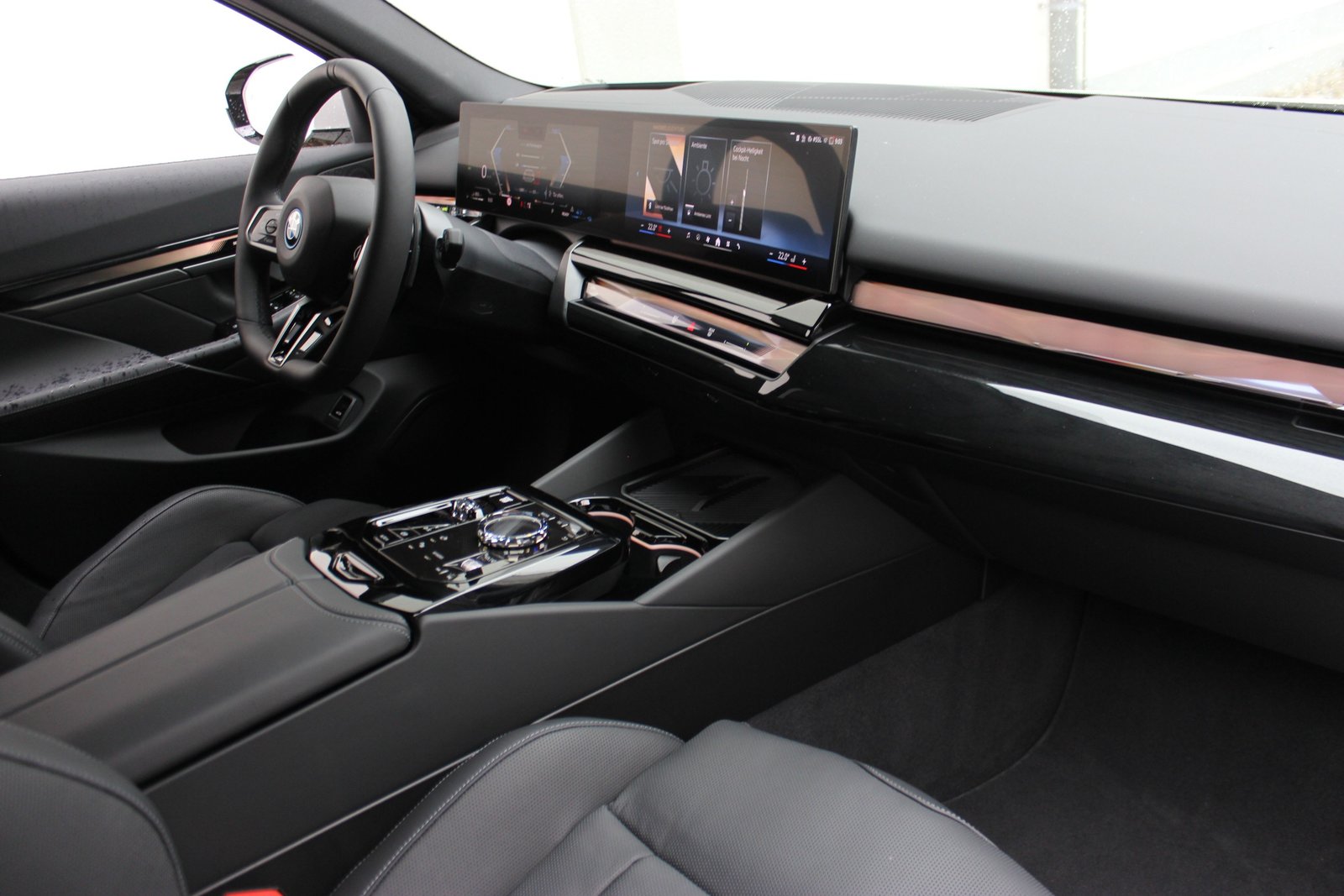 BMW 530e M Sport Pro M Multifunktionssitze *1.9-LEASI, Plug-in-Hybrid Petrol/Electric, Ex-demonstrator, Automatic - 2