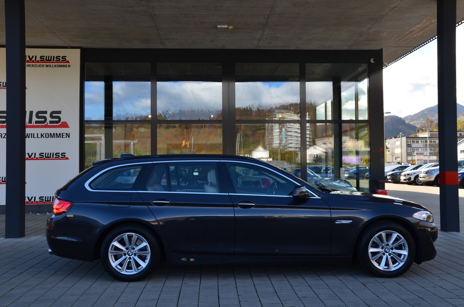 BMW 535i Touring Steptronic, Benzin, Occasion / Gebraucht, Automatik - 4