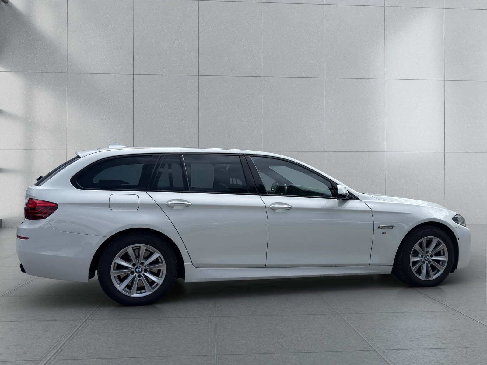 BMW 535d Touring Platinum Sport Edition, Diesel, Occasioni / Usate, Automatico - 3