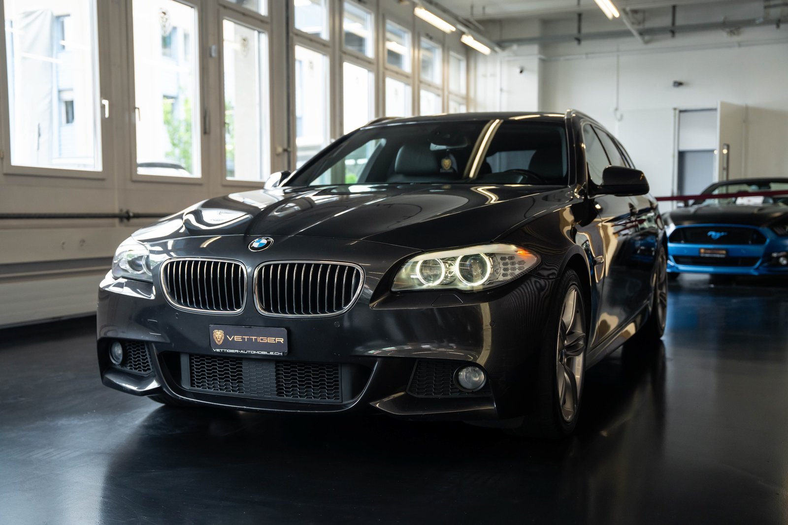 BMW 535i Touring Steptronic M-Sportpaket, Petrol, Second hand / Used, Automatic - 3
