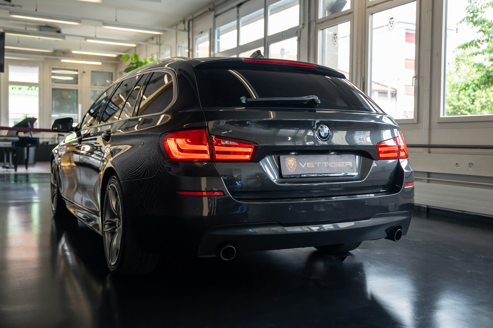 BMW 535i Touring Steptronic M-Sportpaket, Petrol, Second hand / Used, Automatic - 4