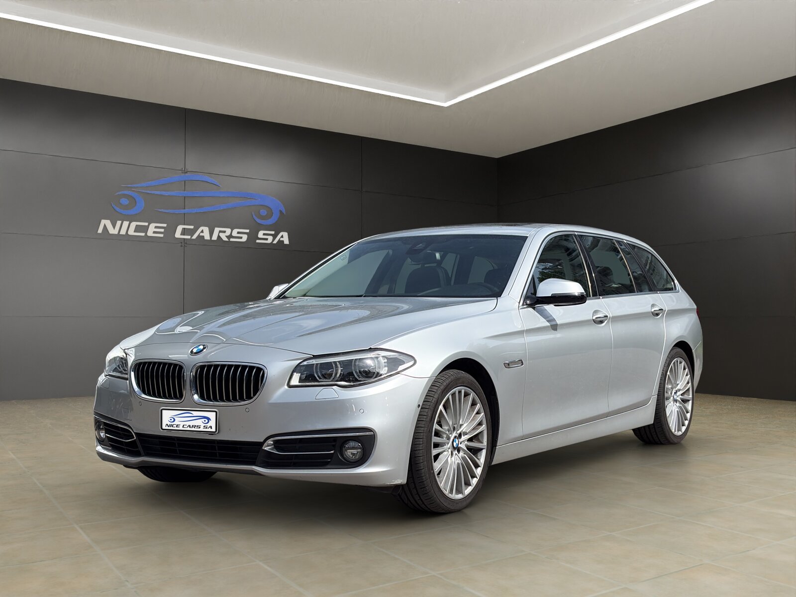 BMW 535i Touring Luxury Line Steptronic