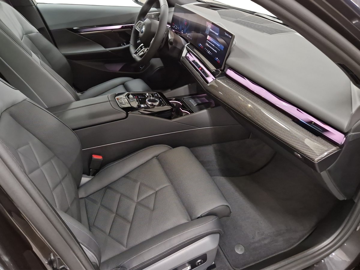 BMW 540d 48V Touring M Sport Pro Steptronic, Mild-Hybrid Diesel/Electric, New car, Automatic - 3