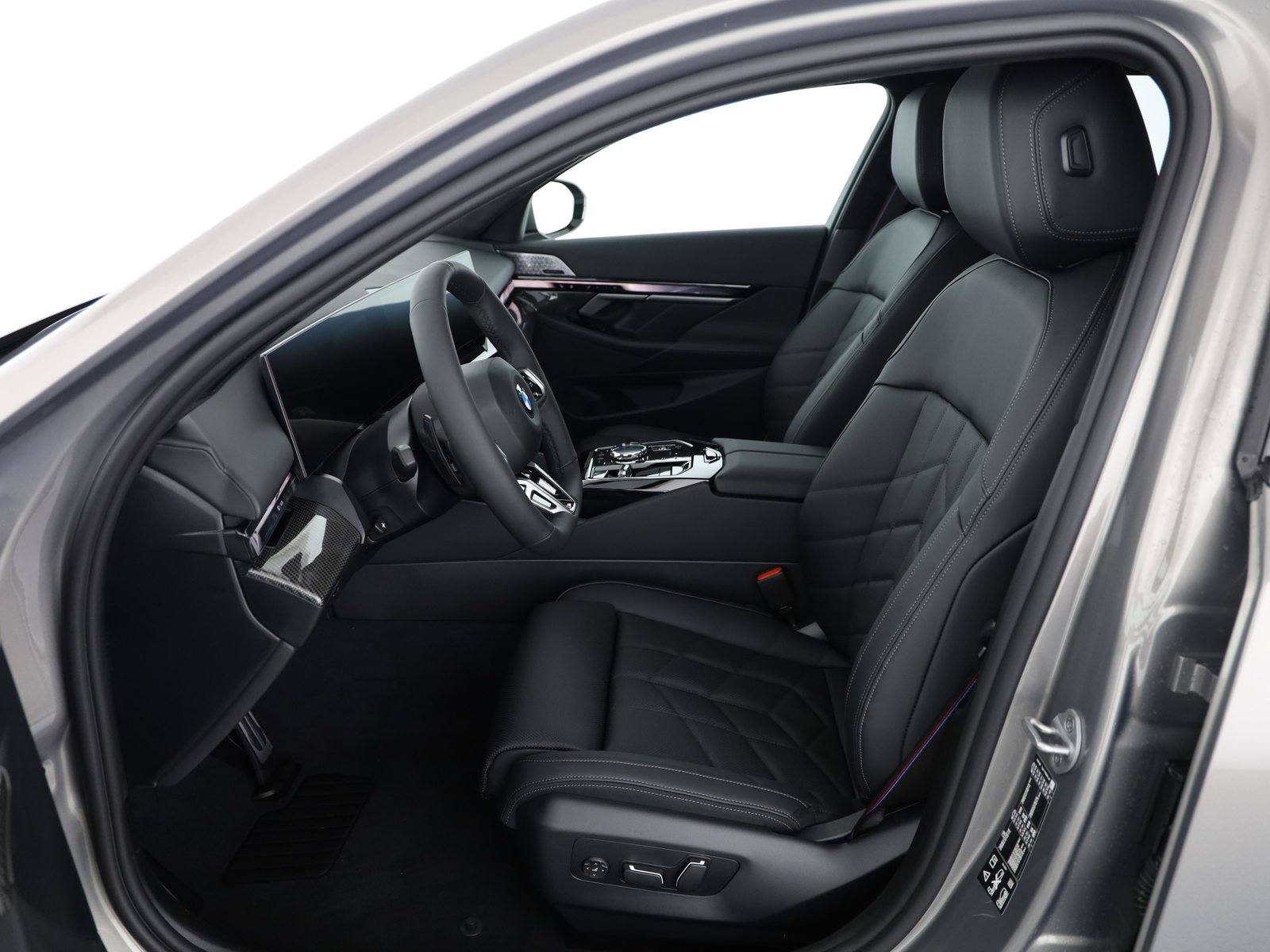 BMW 540d xDrive Touring, Mild-Hybrid Diesel/Electric, New car, Automatic - 4