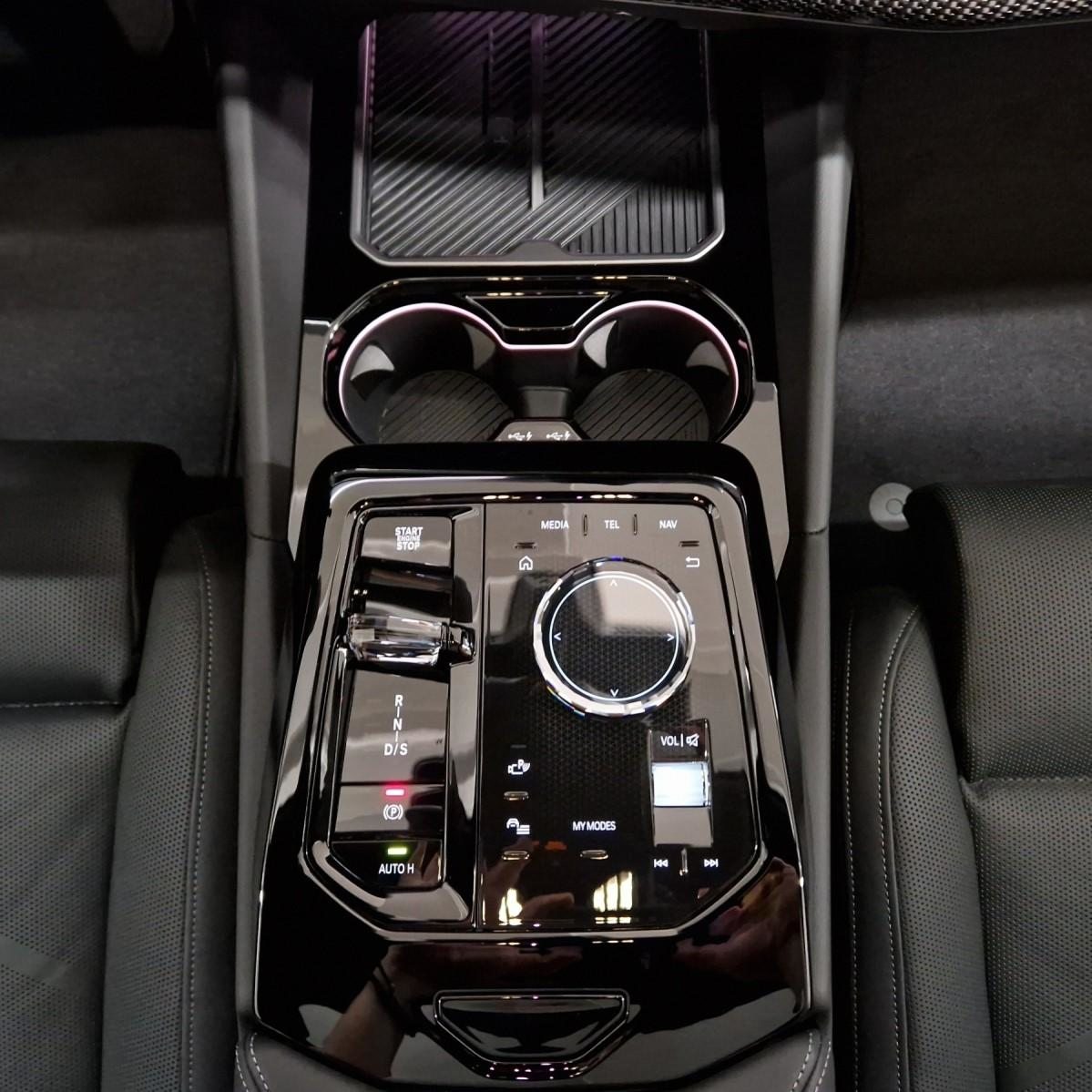 BMW 540d xDrive Touring, Mild-Hybrid Diesel/Elektro, Neuwagen, Automatik - 3