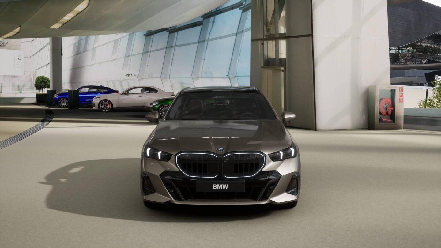 BMW 540d xDrive Touring, Mild-Hybrid Diesel/Electric, New car, Automatic - 3