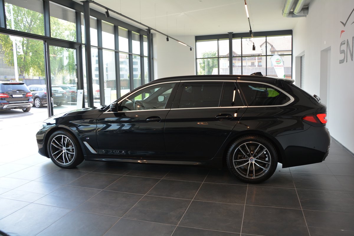 BMW 540i 48V Touring M Sport Steptronic, Hybride Léger Essence/Électricité, Occasion / Utilisé, Automatique - 3