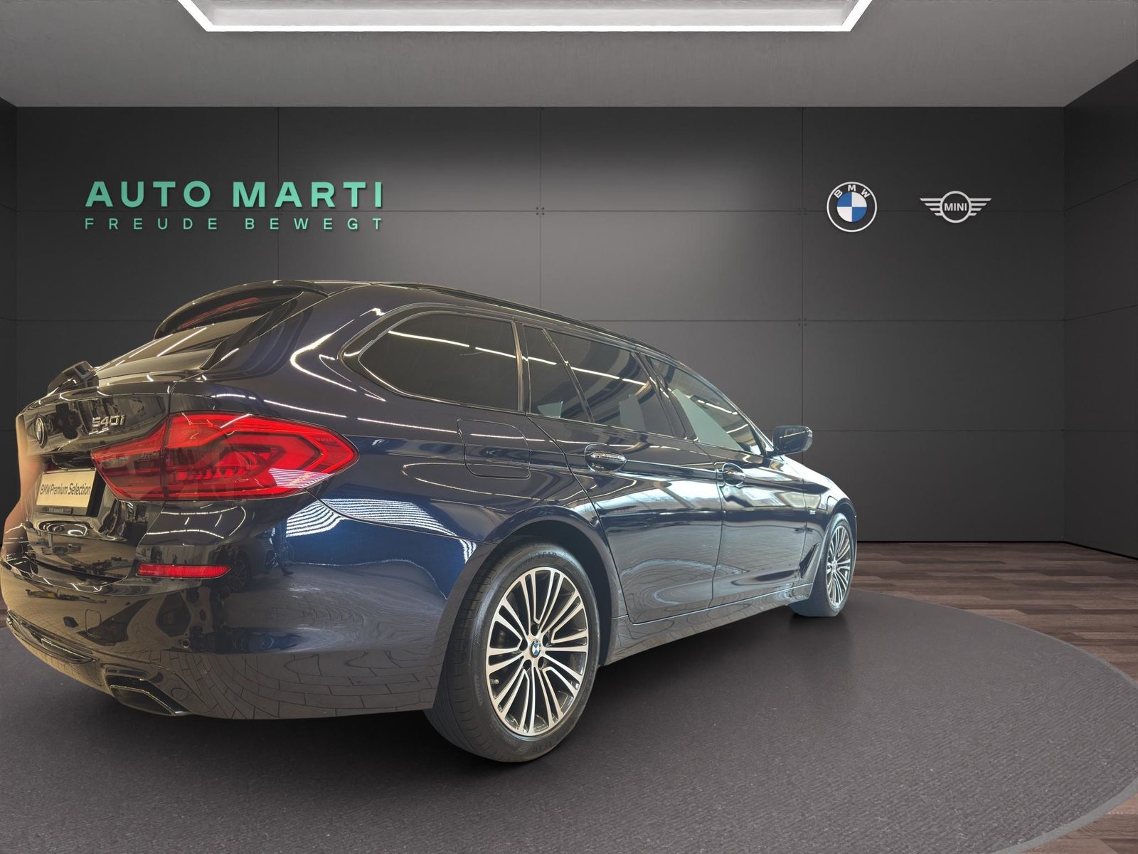 BMW 540i xDrive SAG Touring Sport Line, Petrol, Second hand / Used, Automatic - 4