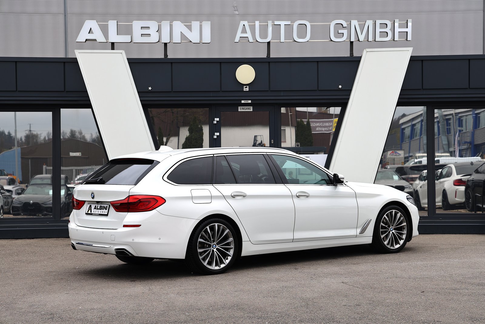 BMW 540i Touring Luxury Line Steptronic, Benzin, Occasion / Gebraucht, Automatik - 4