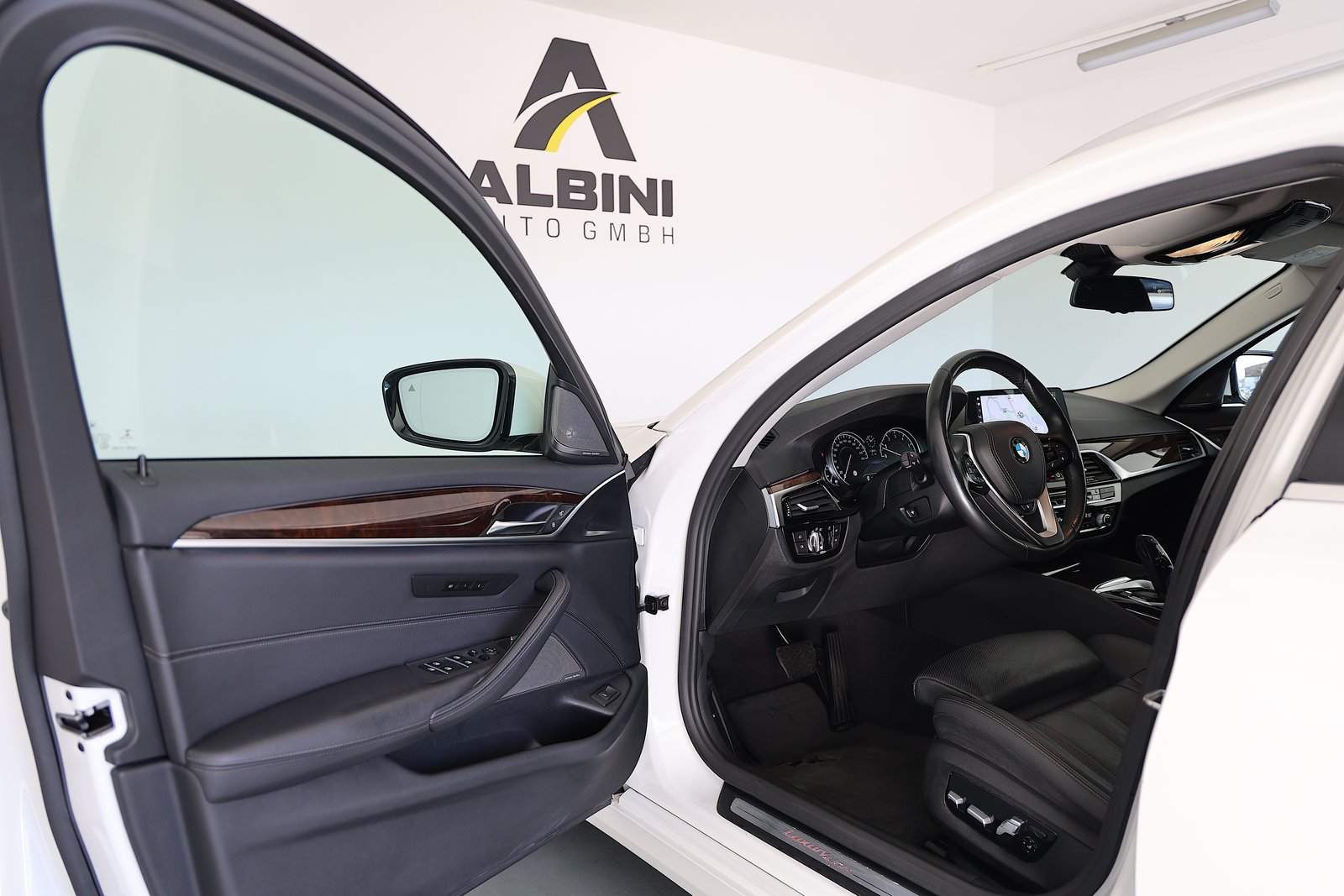 BMW 540i Touring Luxury Line Steptronic, Benzin, Occasion / Gebraucht, Automatik - 6