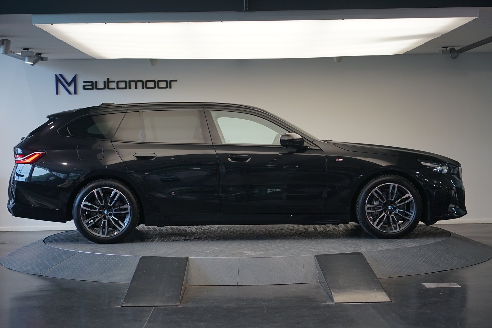 BMW 540d 48V Touring M Sport Steptronic *Panorama* *B, Hybride Léger Diesel/Électricité, Occasion / Utilisé, Automatique - 4