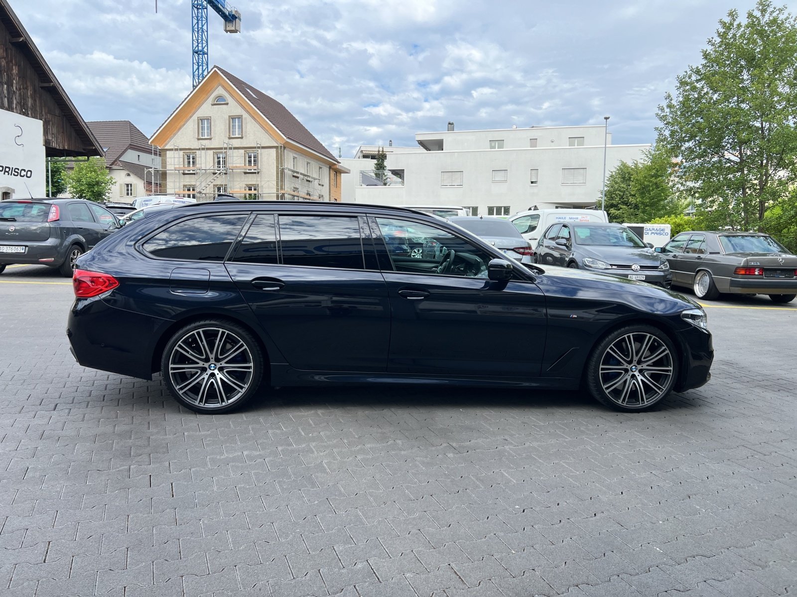 BMW 540i Touring Steptronic M-Sport, Benzin, Occasion / Gebraucht, Automatik - 5