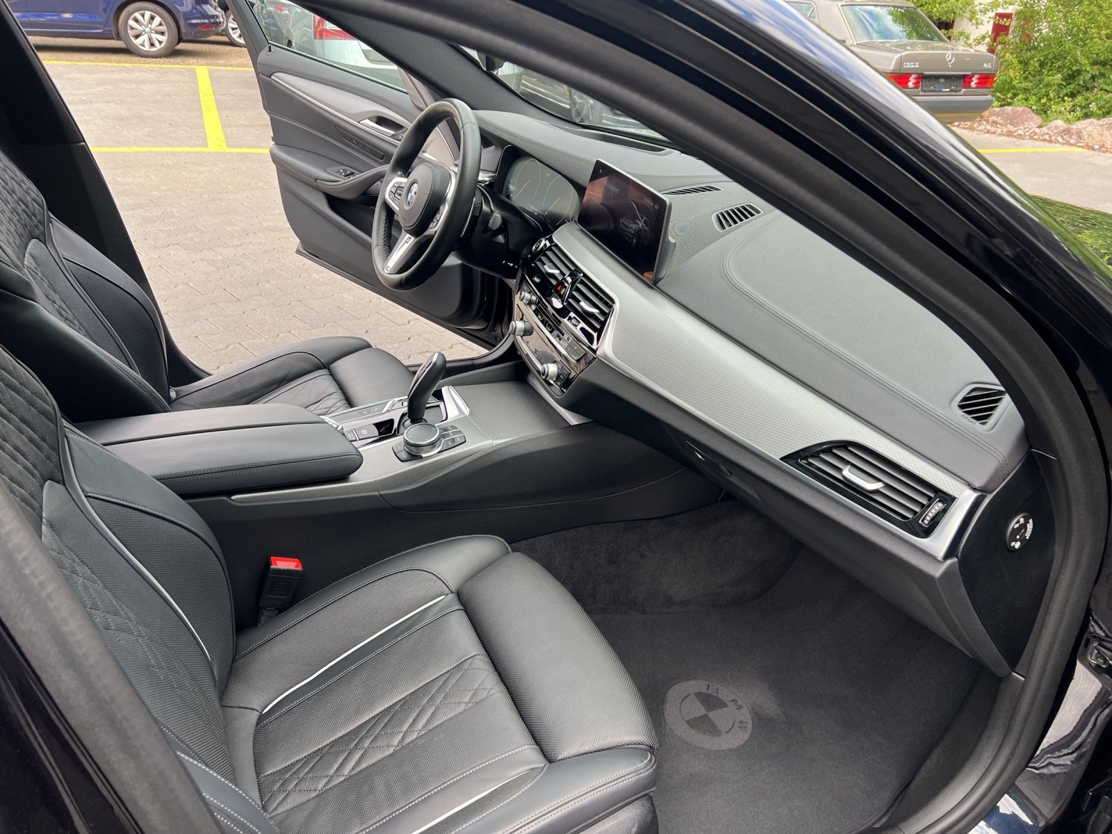 BMW 540i Touring Steptronic M-Sport, Benzin, Occasion / Gebraucht, Automatik - 7