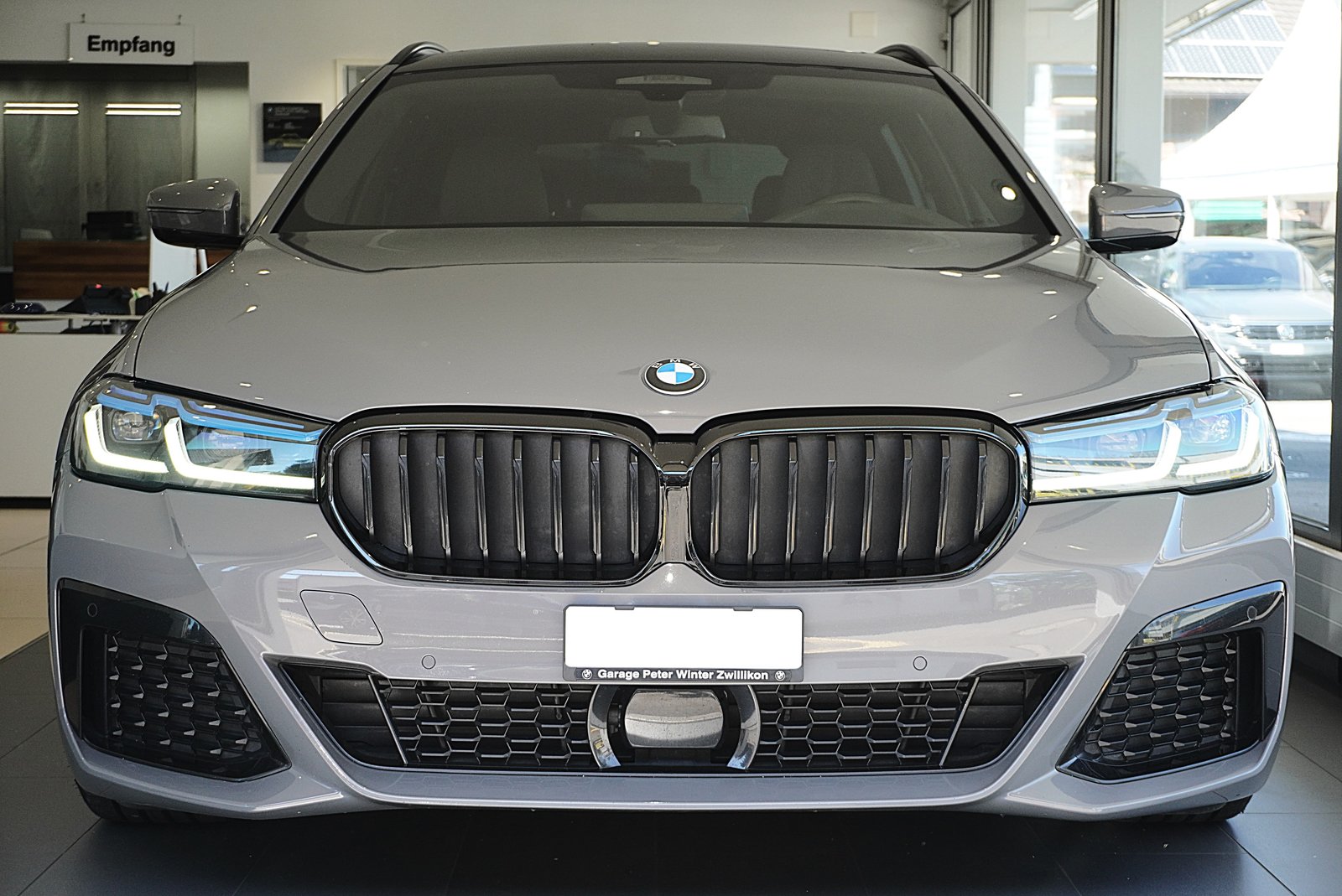 BMW 540d 48V Touring M Sport Steptronic, Mild-Hybrid Diesel/Elektro, Occasion / Gebraucht, Automatik - 2