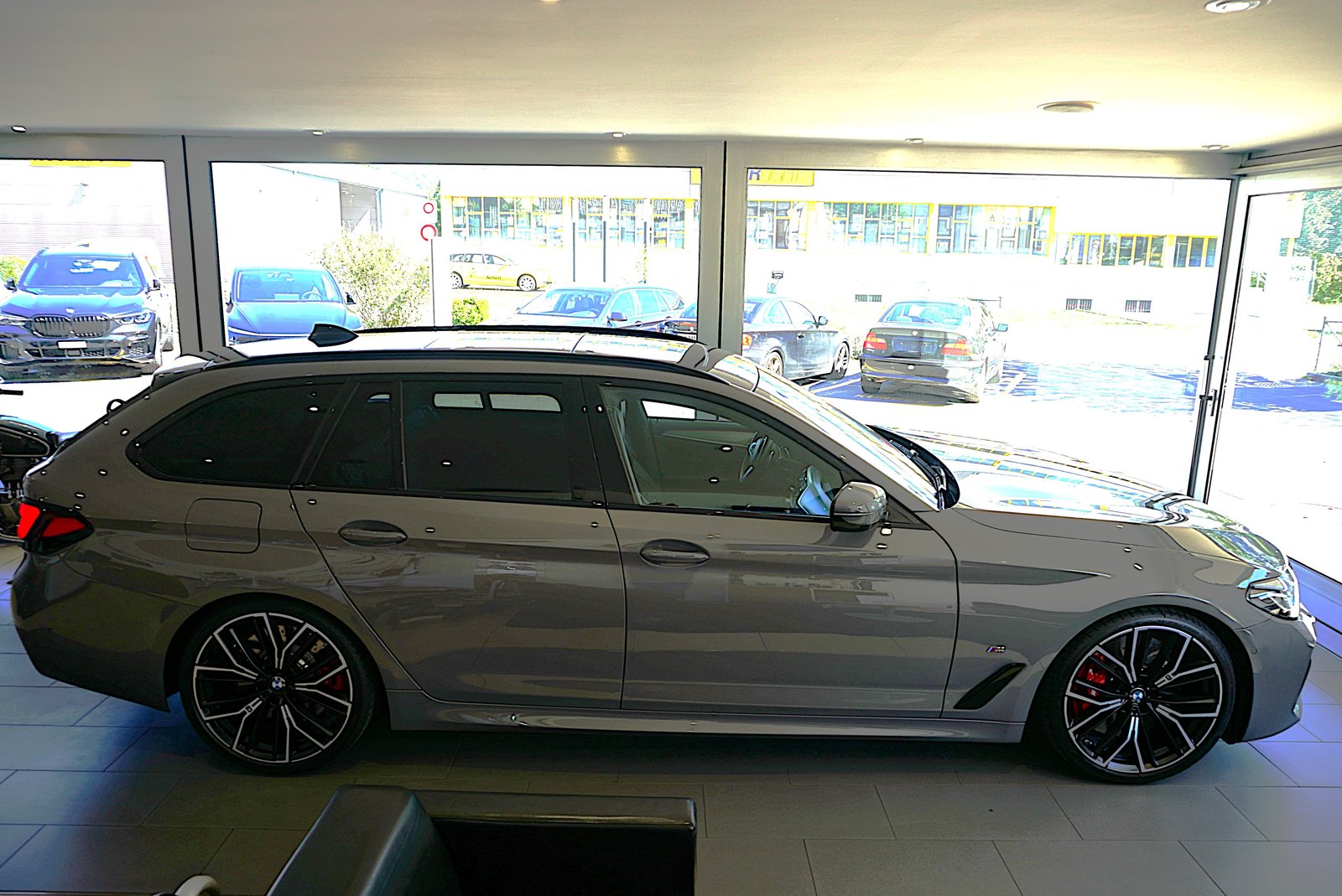 BMW 540d 48V Touring M Sport Steptronic, Mild-Hybrid Diesel/Elektro, Occasion / Gebraucht, Automatik - 4
