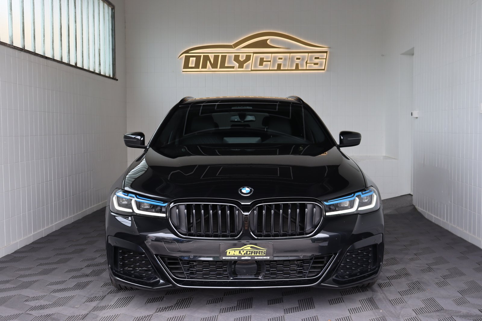 BMW 540i 48V Touring Pure M Sport Steptronic, Mild-Hybrid Benzin/Elektro, Occasion / Gebraucht, Automatik - 2