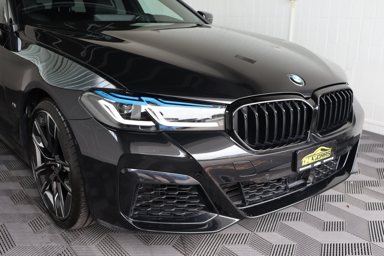 BMW 540i 48V Touring Pure M Sport Steptronic, Mild-Hybrid Benzin/Elektro, Occasion / Gebraucht, Automatik - 3