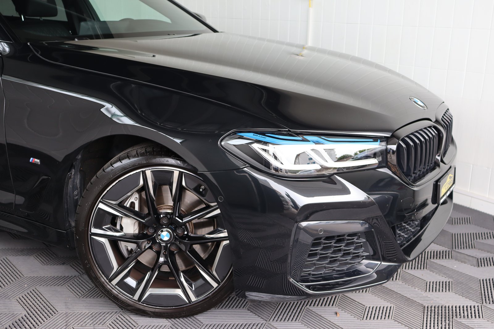 BMW 540i 48V Touring Pure M Sport Steptronic, Mild-Hybrid Benzin/Elektro, Occasion / Gebraucht, Automatik - 4