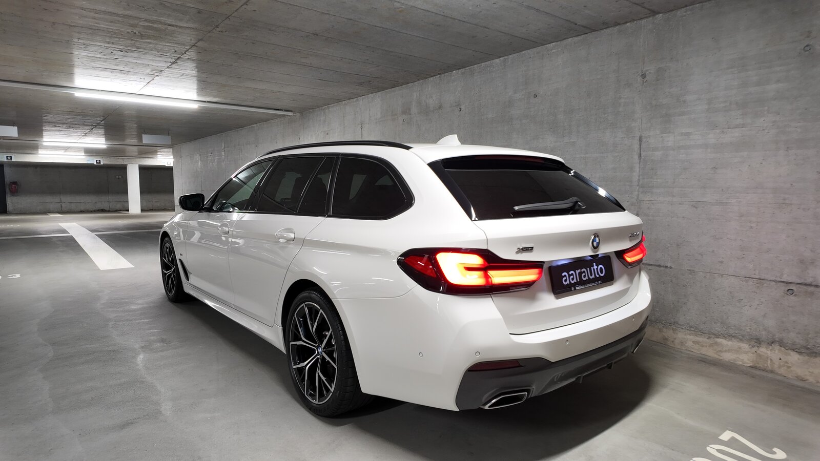 BMW 540d 48V Touring Pure M Sport Steptronic, Mild-Hybrid Diesel/Electric, Second hand / Used, Automatic - 2
