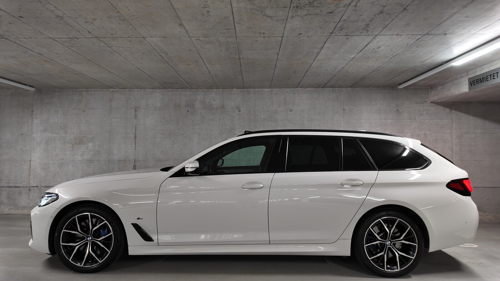 BMW 540d 48V Touring Pure M Sport Steptronic, Mild-Hybrid Diesel/Electric, Second hand / Used, Automatic - 3