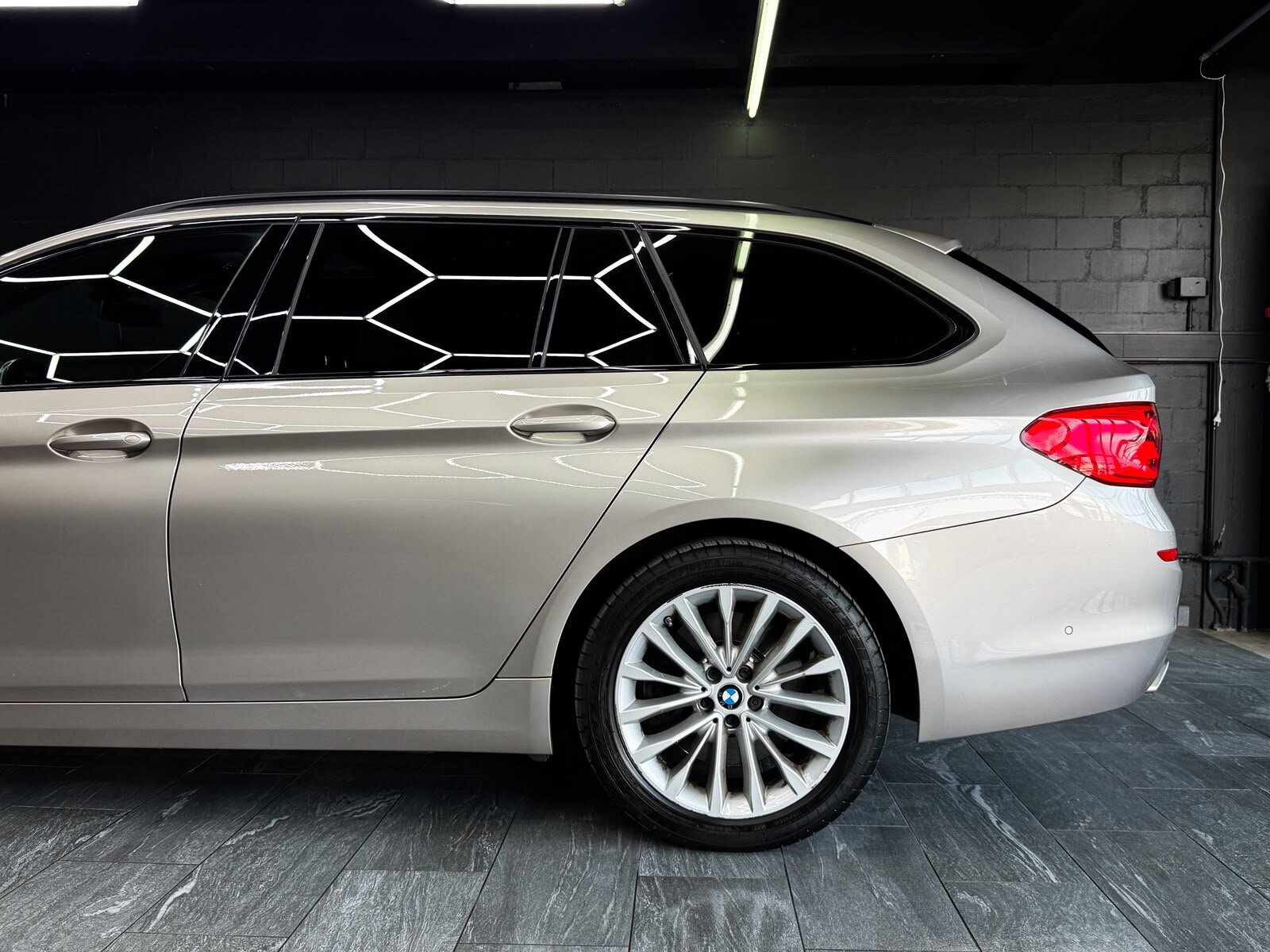 BMW 540d Touring Luxury Line Steptronic, Diesel, Occasion / Utilisé, Automatique - 7