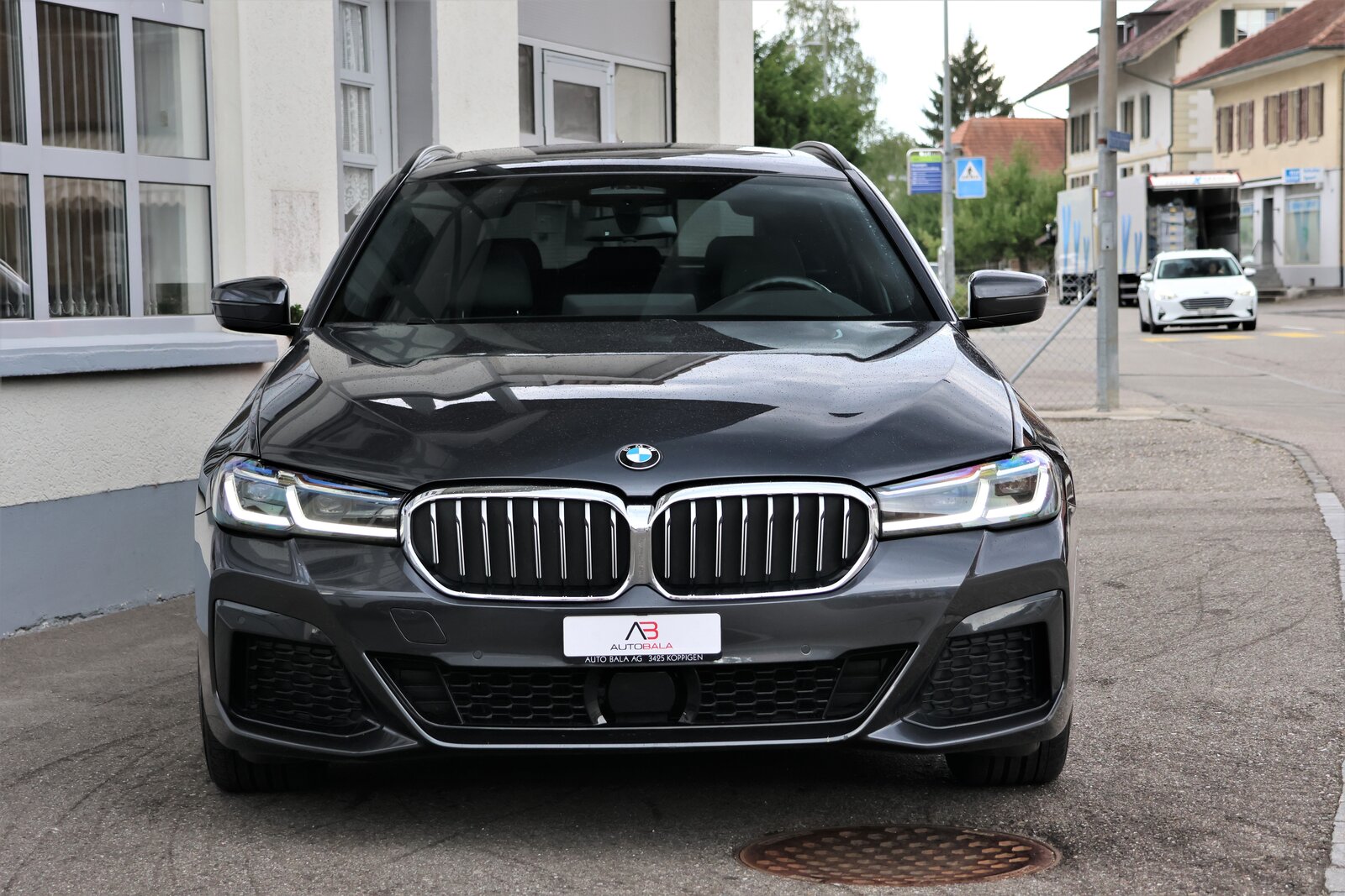 BMW 540d 48V Touring Pure M Sport Steptronic, Mild-Hybrid Diesel/Elektro, Occasion / Gebraucht, Automatik - 2