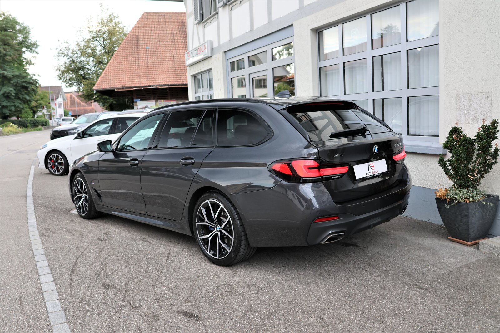 BMW 540d 48V Touring Pure M Sport Steptronic, Mild-Hybrid Diesel/Elektro, Occasion / Gebraucht, Automatik - 7