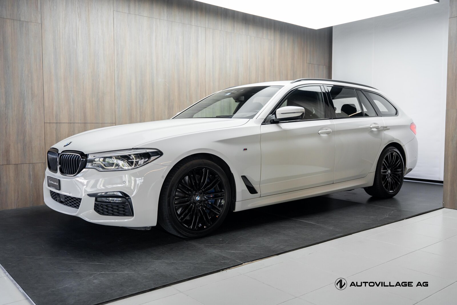 BMW 540i Touring Steptronic