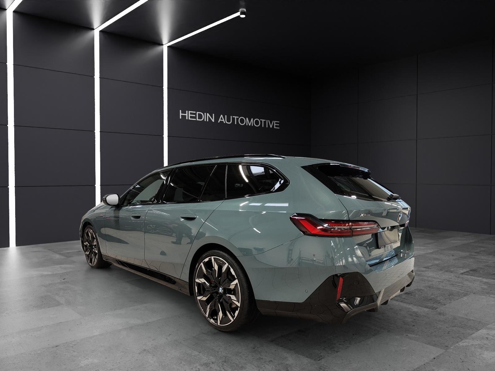 BMW 540d xDrive Touring, Mild-Hybrid Diesel/Electric, Ex-demonstrator, Automatic - 3