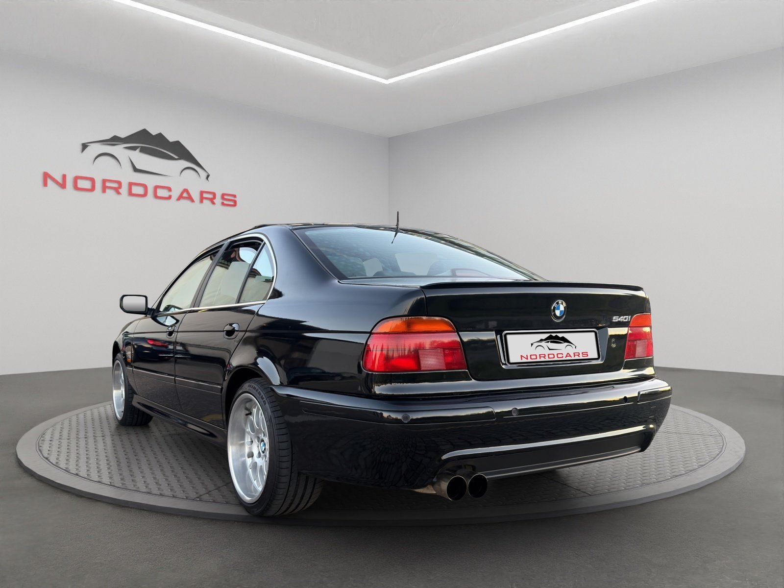 BMW 540i, Petrol, Second hand / Used, Manual - 3