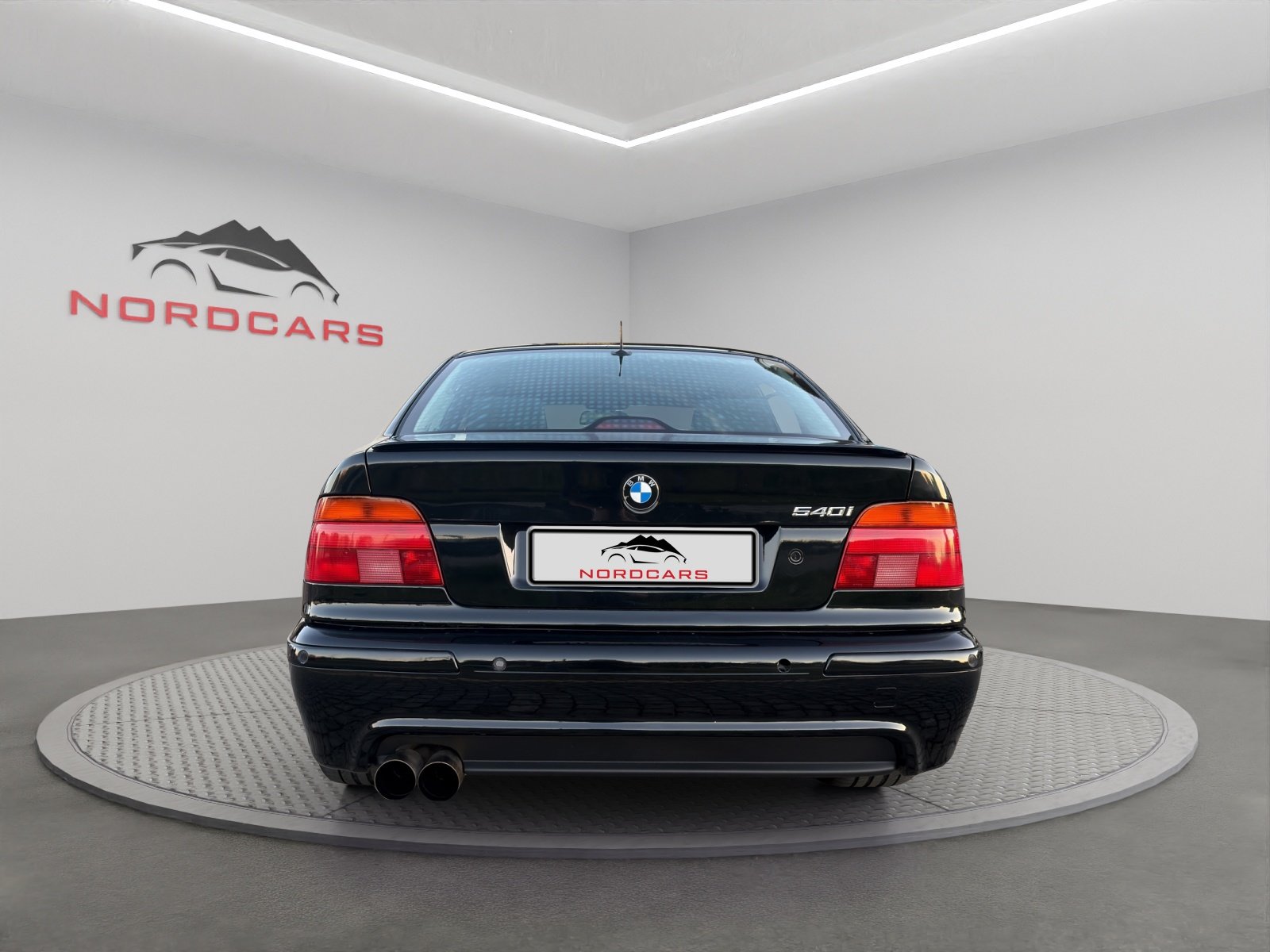 BMW 540i, Petrol, Second hand / Used, Manual - 4