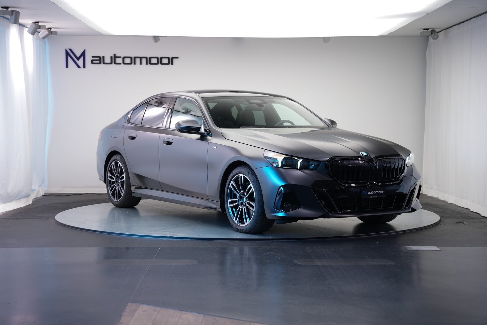 BMW 540d 48V M Sport Pro Steptronic *Frozen Deep Grey* *Iconic, Mild-Hybrid Diesel/Electric, Second hand / Used, Automatic - 3