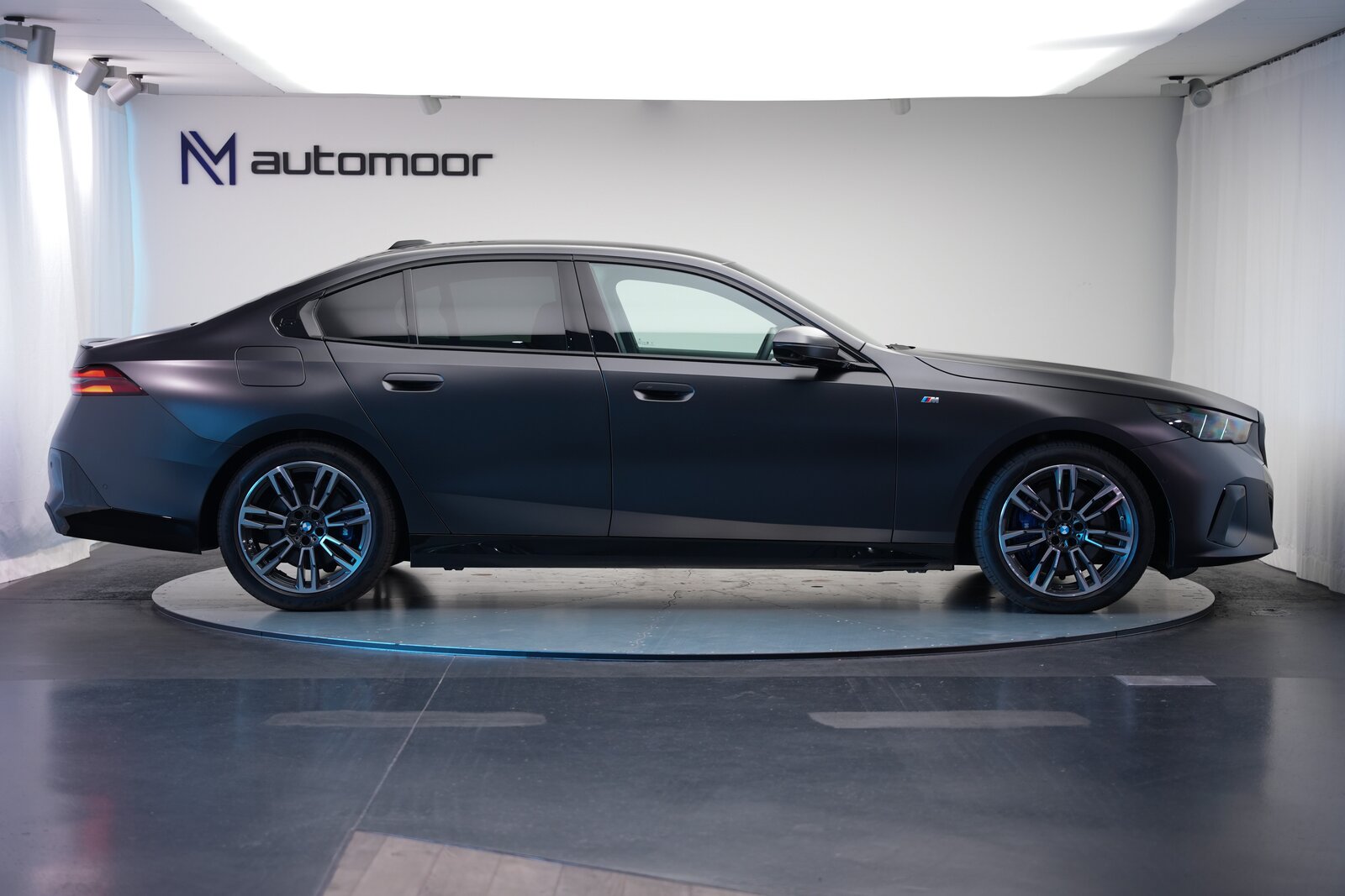 BMW 540d 48V M Sport Pro Steptronic *Frozen Deep Grey* *Iconic, Mild-Hybrid Diesel/Electric, Second hand / Used, Automatic - 4