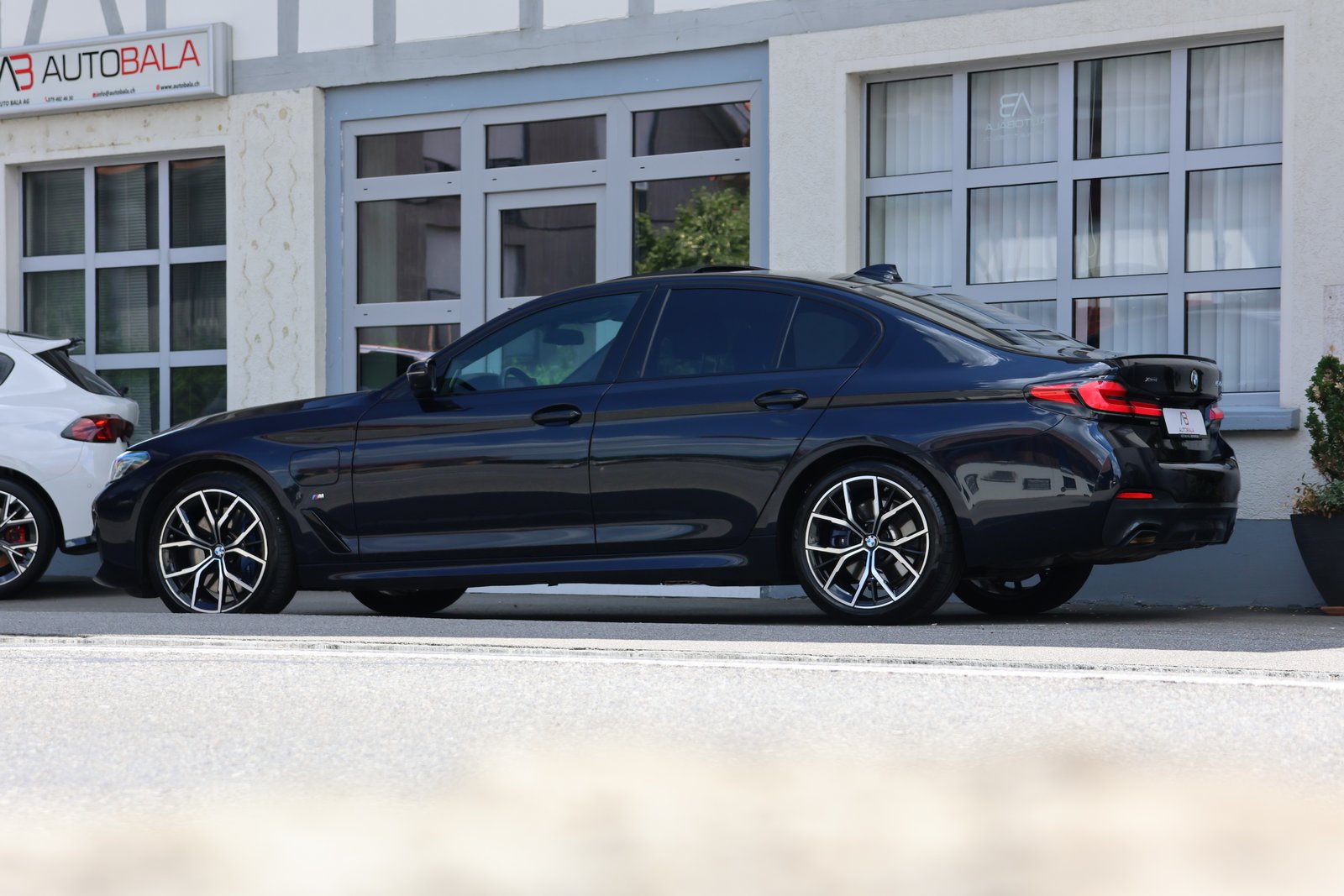 BMW 545e M Sport Steptronic, Plug-in-Hybrid Benzina/Elettrica, Occasioni / Usate, Automatico - 4
