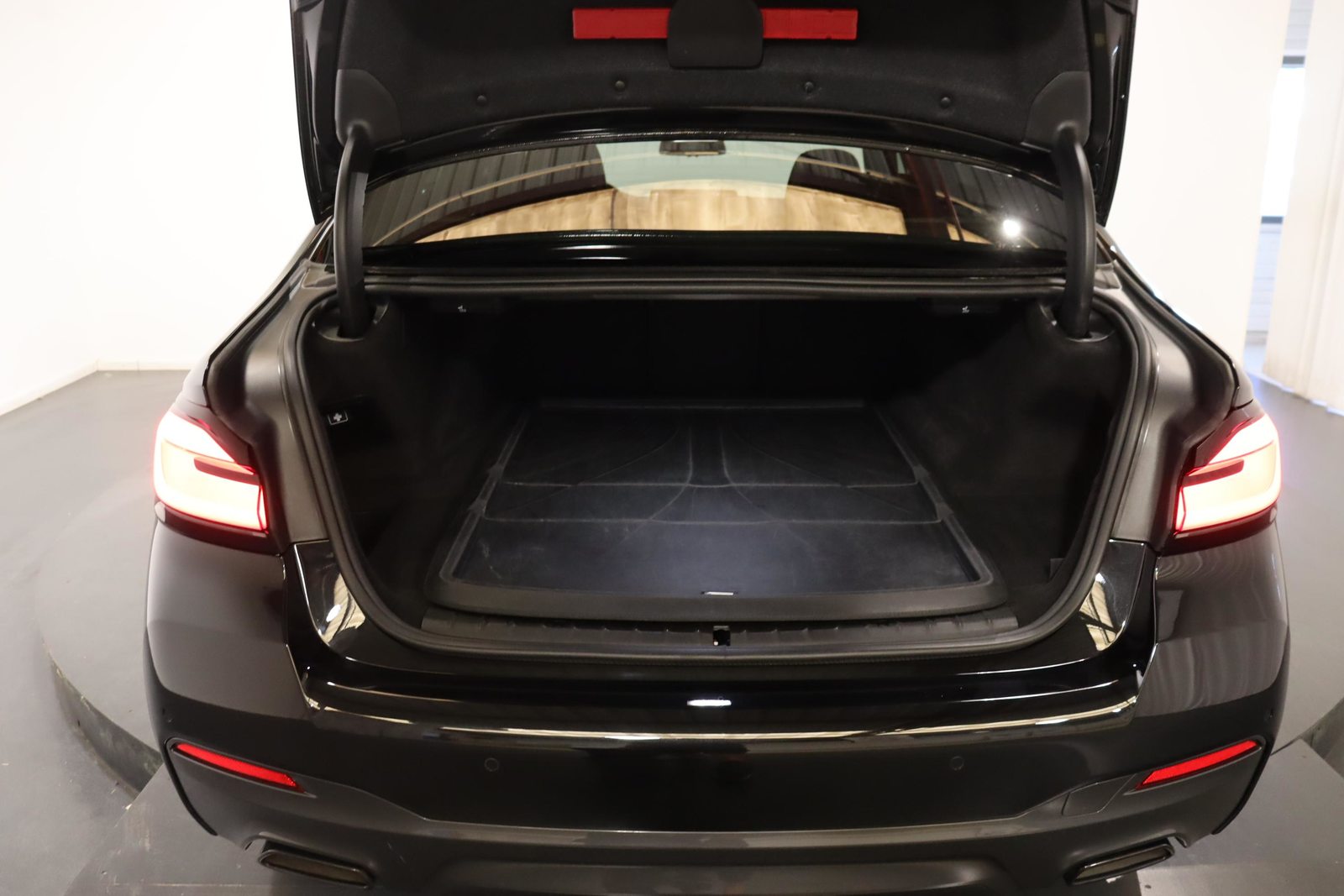 BMW 545e xDrive SAG, Plug-in-Hybrid Benzin/Elektro, Occasion / Gebraucht, Automatik - 6