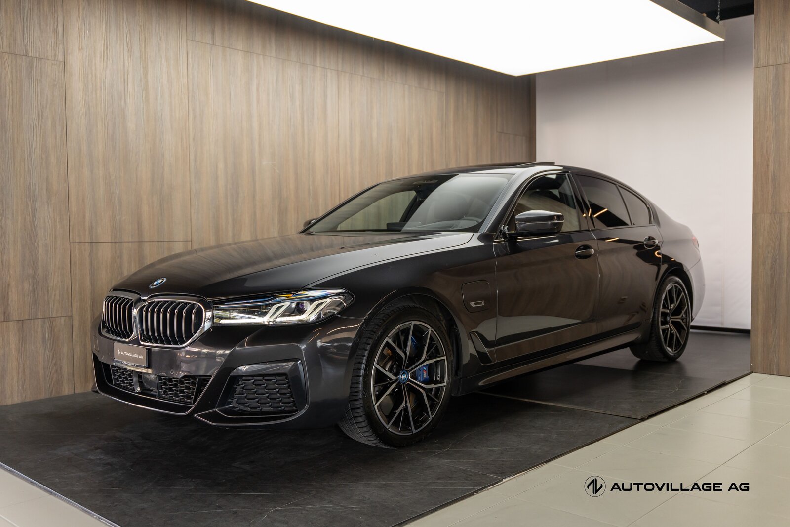 BMW 545e Pure M Sport Steptronic