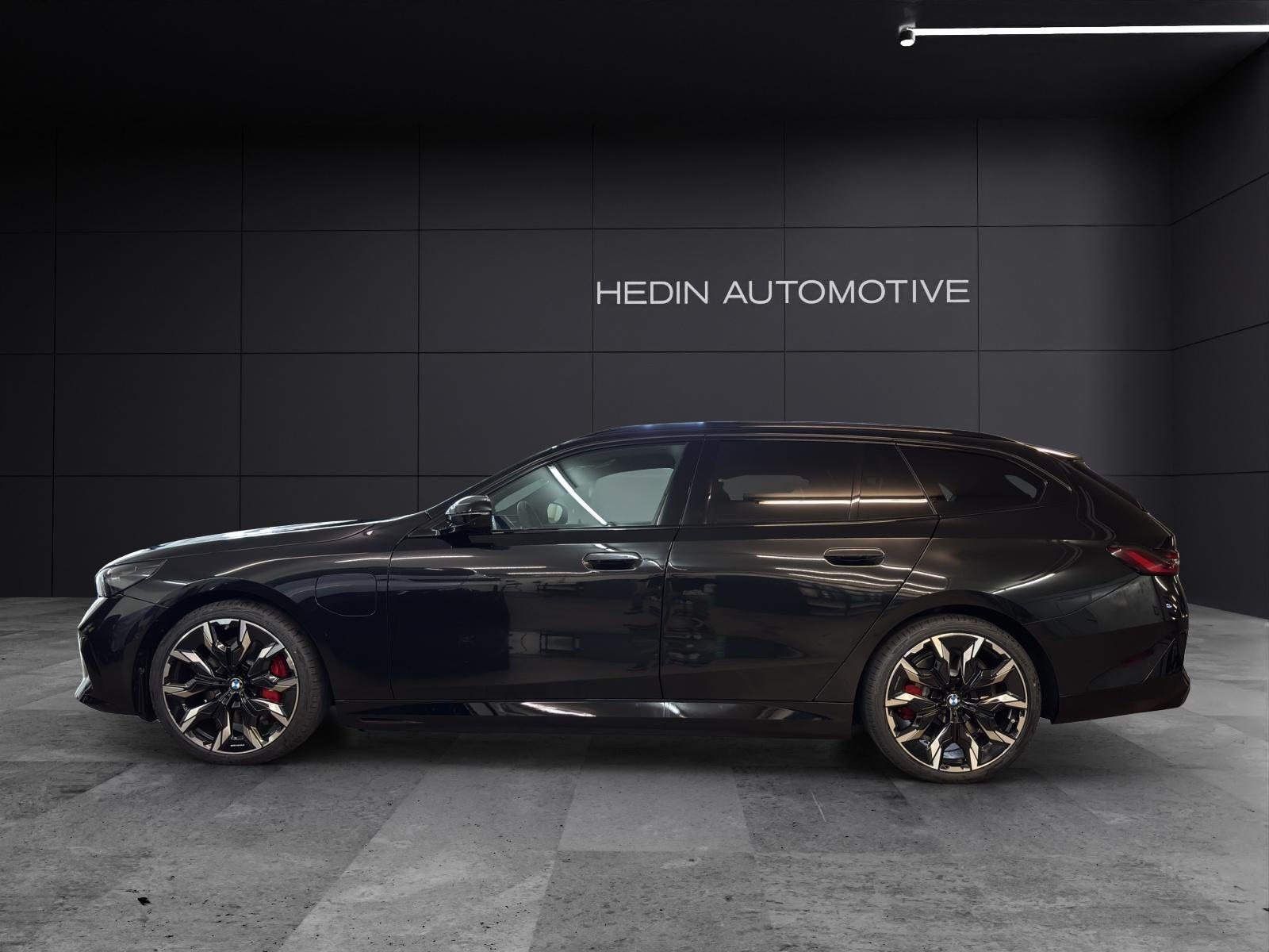 BMW 550e xDrive Touring, Hybride Rechargeable Essence/Électricité, Voiture nouvelle, Automatique - 2