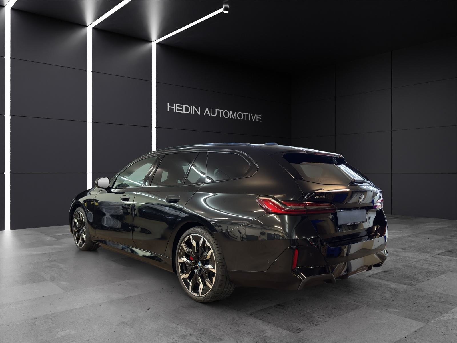 BMW 550e xDrive Touring, Hybride Rechargeable Essence/Électricité, Voiture nouvelle, Automatique - 3