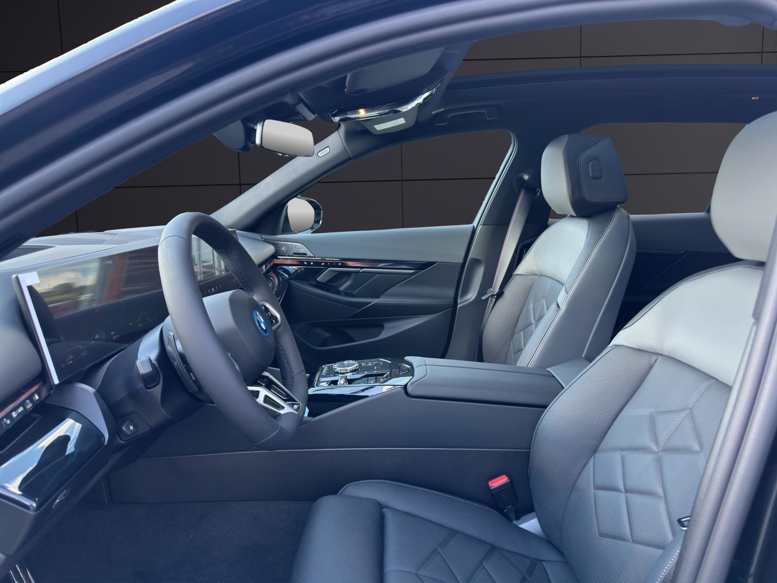 BMW 550e xDrive Touring, Hybride Rechargeable Essence/Électricité, Voiture nouvelle, Automatique - 6