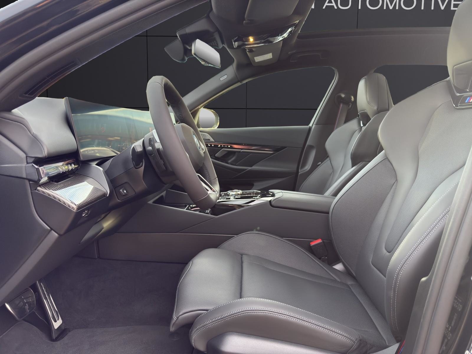 BMW 550e xDrive Touring, Hybride Rechargeable Essence/Électricité, Voiture nouvelle, Automatique - 2