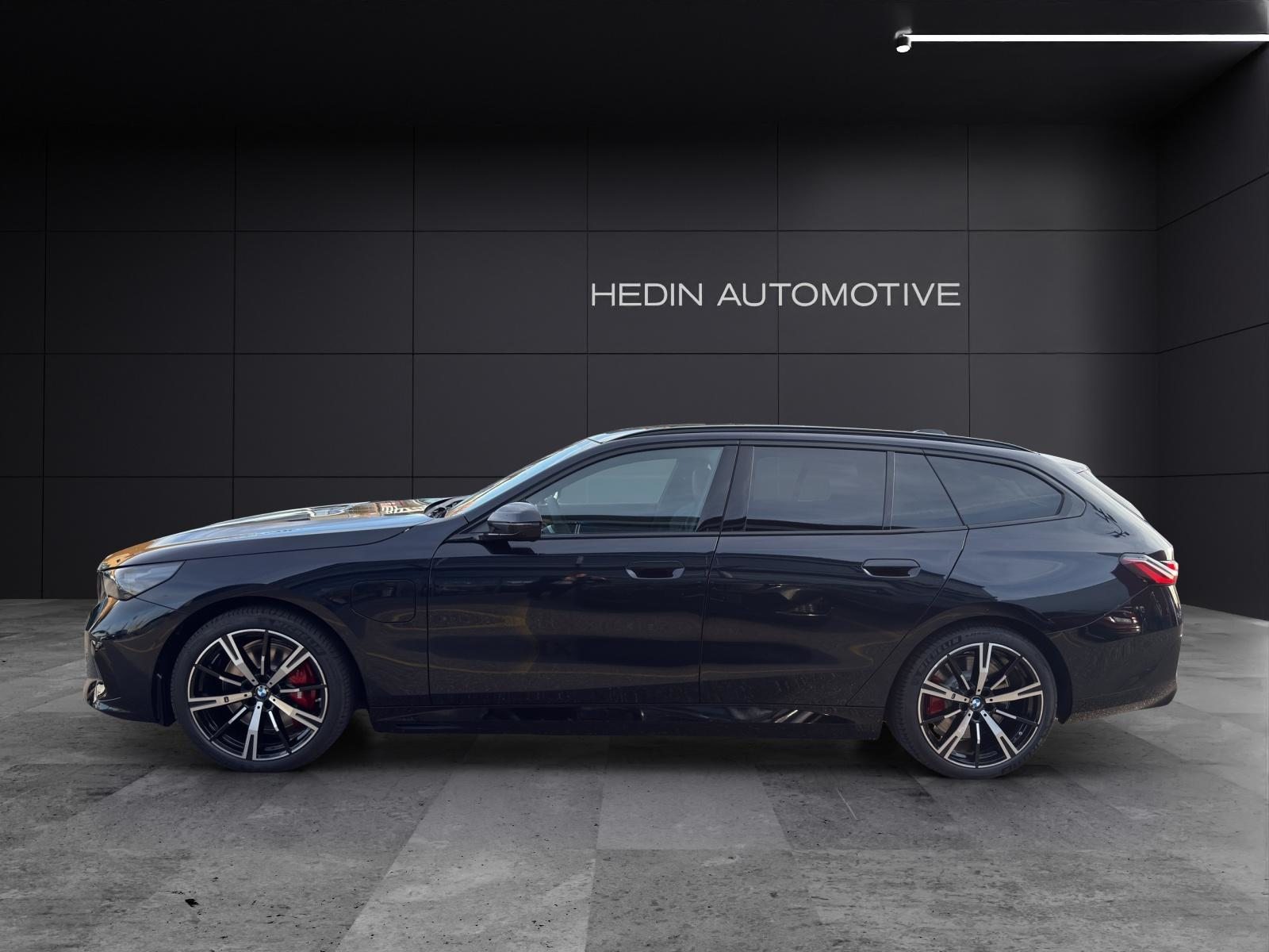 BMW 550e xDrive Touring, Hybride Rechargeable Essence/Électricité, Voiture nouvelle, Automatique - 3
