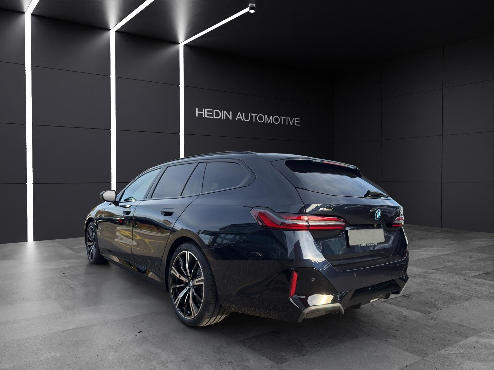BMW 550e xDrive Touring, Hybride Rechargeable Essence/Électricité, Voiture nouvelle, Automatique - 4