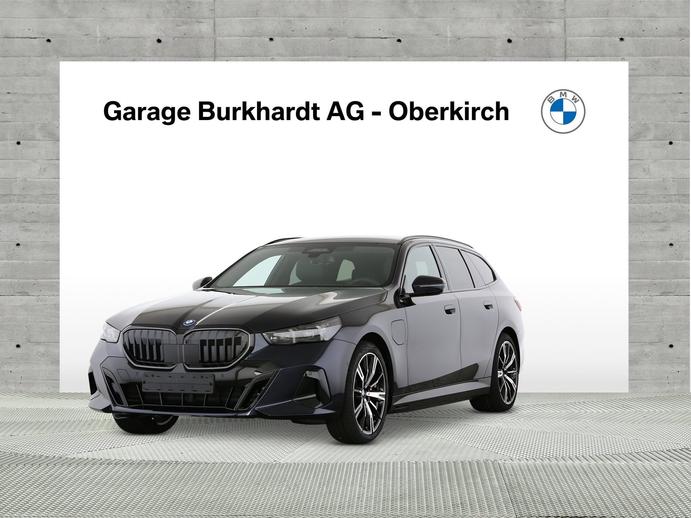 BMW 550e xDr M Sport Pro Tour, Plug-in-Hybrid Benzina/Elettrica, Auto nuove, Automatico
