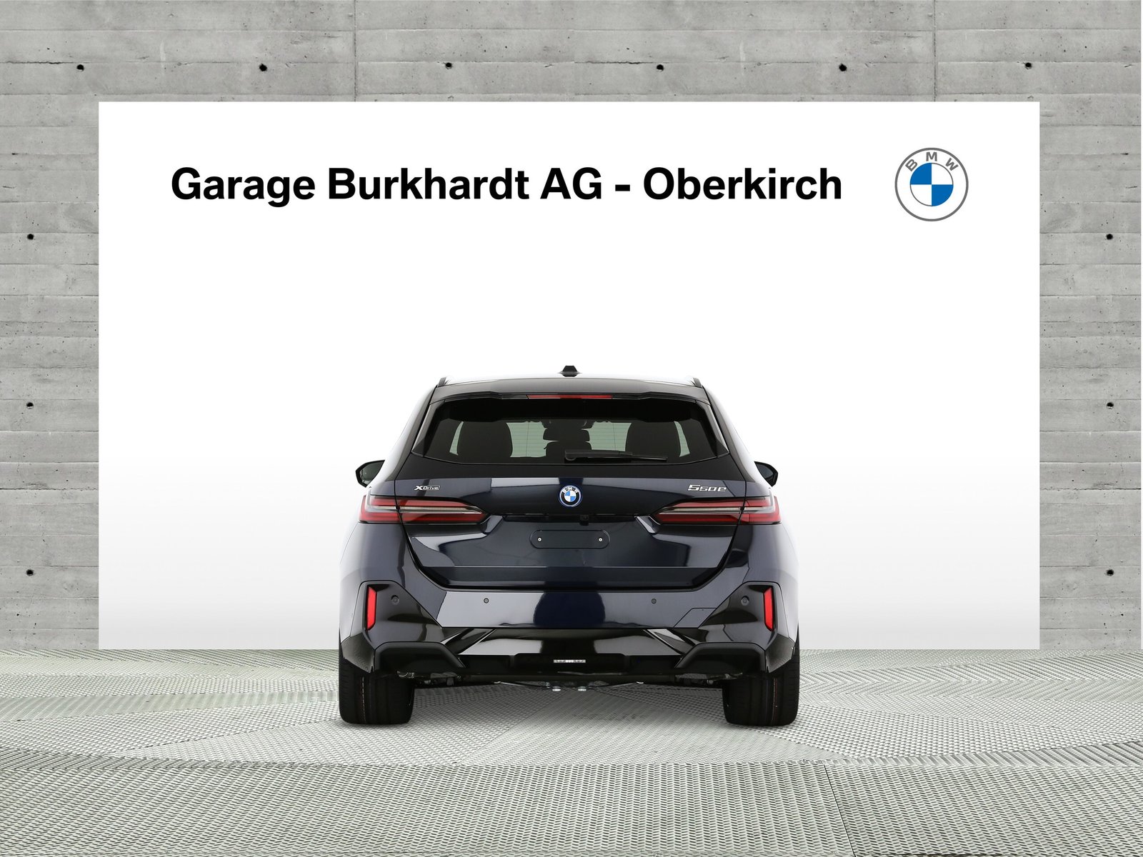 BMW 550e xDr M Sport Pro Tour, Hybride Rechargeable Essence/Électricité, Voiture nouvelle, Automatique - 4